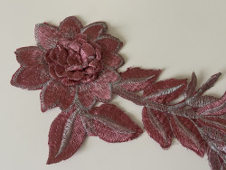 Broderie 3d avec fil métallique 29*14 cm environ
